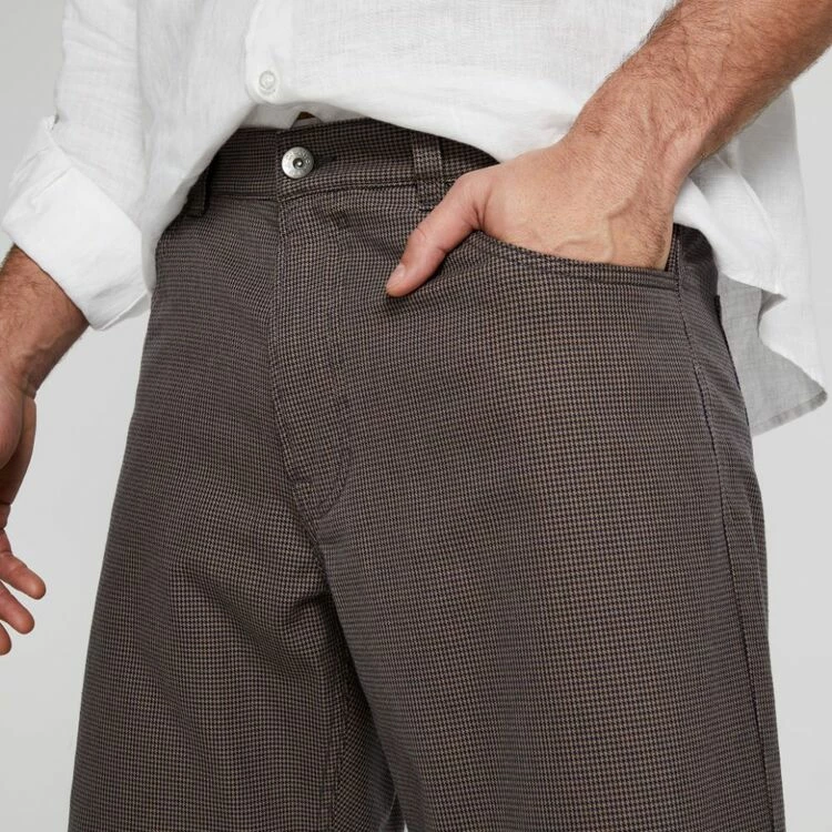 JC Lanyon J.C. Lanyon Men's Dobby Houndstooth 5 Pocket Short Oak 5 JC Lanyon J.C. Lanyon Men's Dobby Houndstooth 5 Pocket Short Oak - Image 3