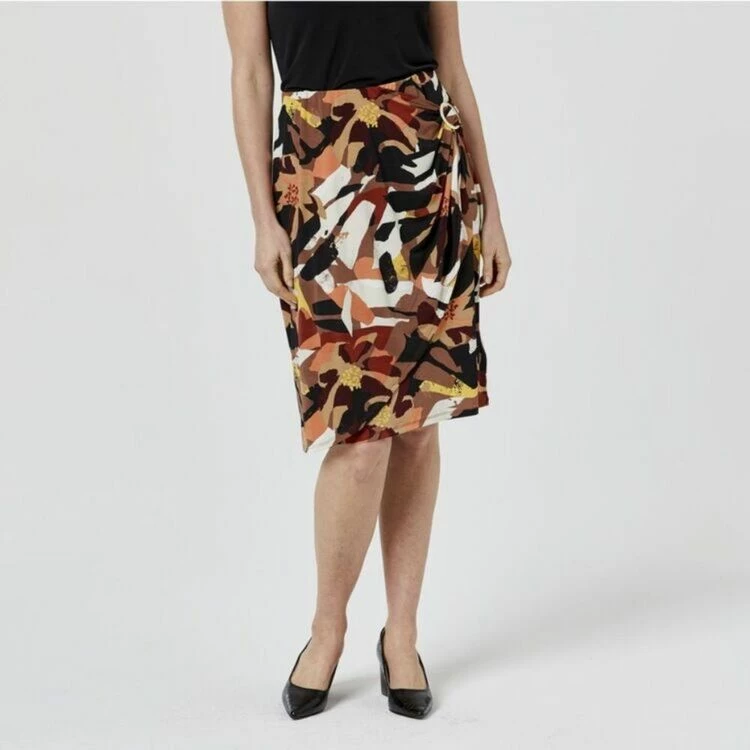 Jane Lamerton D Ring Wrap Skirt Floral 6 Jane Lamerton D Ring Wrap Skirt Floral - Image 4
