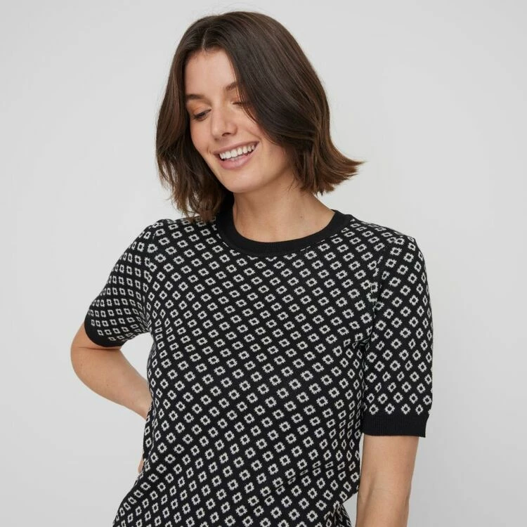 Khoko Smart Khoko Collection Clover Jacquard Knit Black & Ivory 7 Khoko Smart Khoko Collection Clover Jacquard Knit Black & Ivory - Image 5